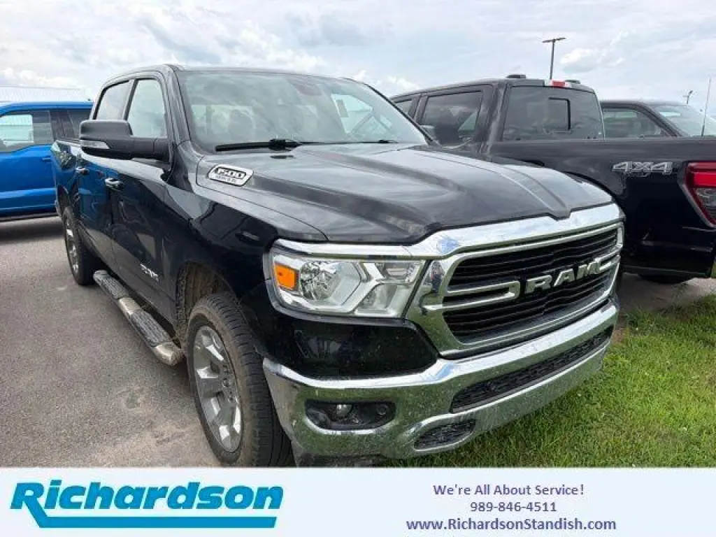 Ram 1500 2020 4x4 Big Horn 4 puertas Crew Cab batea corta de 5.6 pies