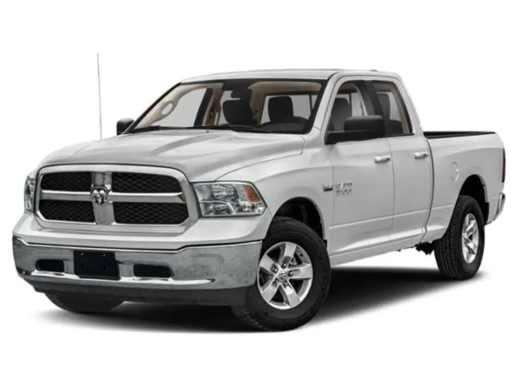 Ram 1500 Classic 2021 4x4 Warlock Cabina Quad de 4 puertas y caja corta de 6.3 pies