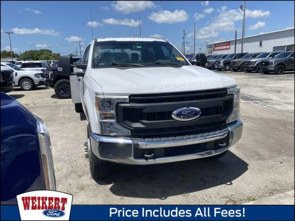 Ford F-350 Super Duty 2020 4x4 Lariat Cabina Tripulación de 4 puestas, Distancia entre ejes de 179 pulg. Chasis DRW