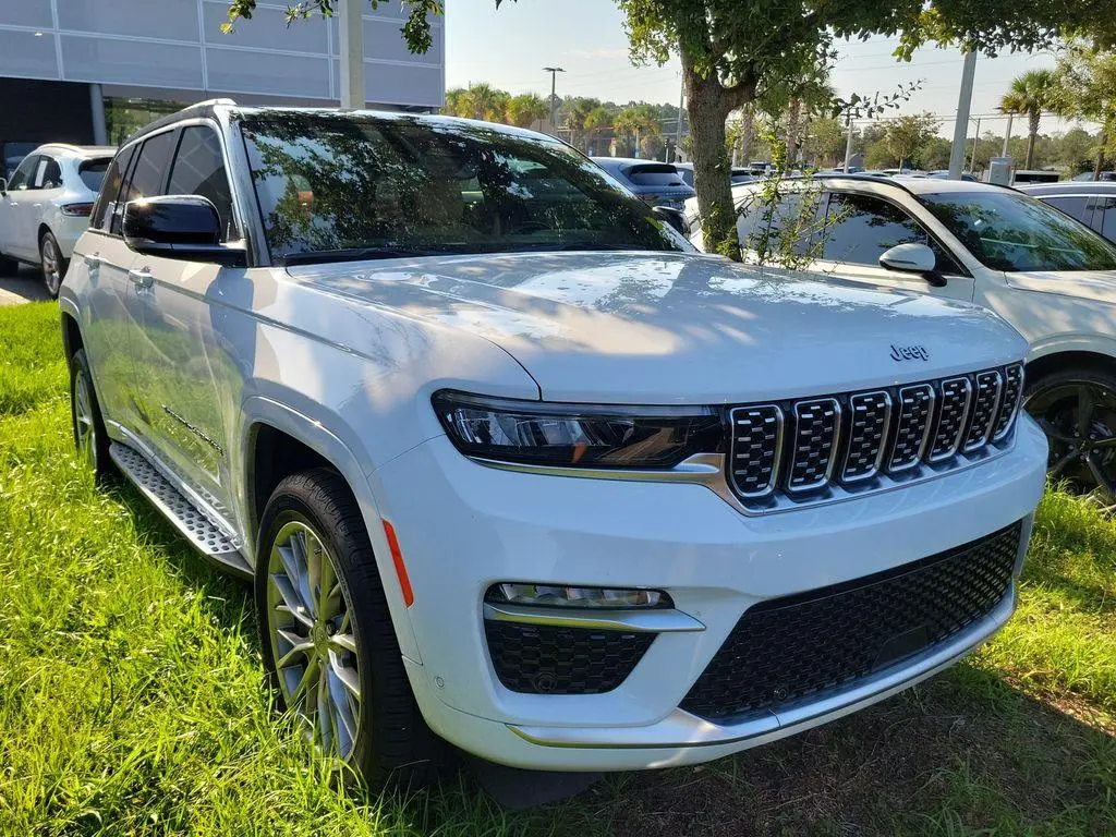 Jeep Grand Cherokee 2023 4x2 Summit SUV de 4 puertas