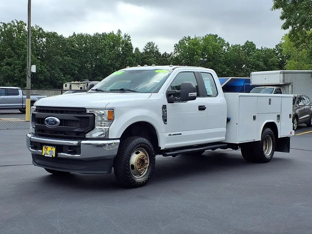 Ford F-350 Super Duty 2021 4x4 Lariat 4p SuperCab 168 pulgadas LB Cabina y Chasis con tracción en todas las ruedas