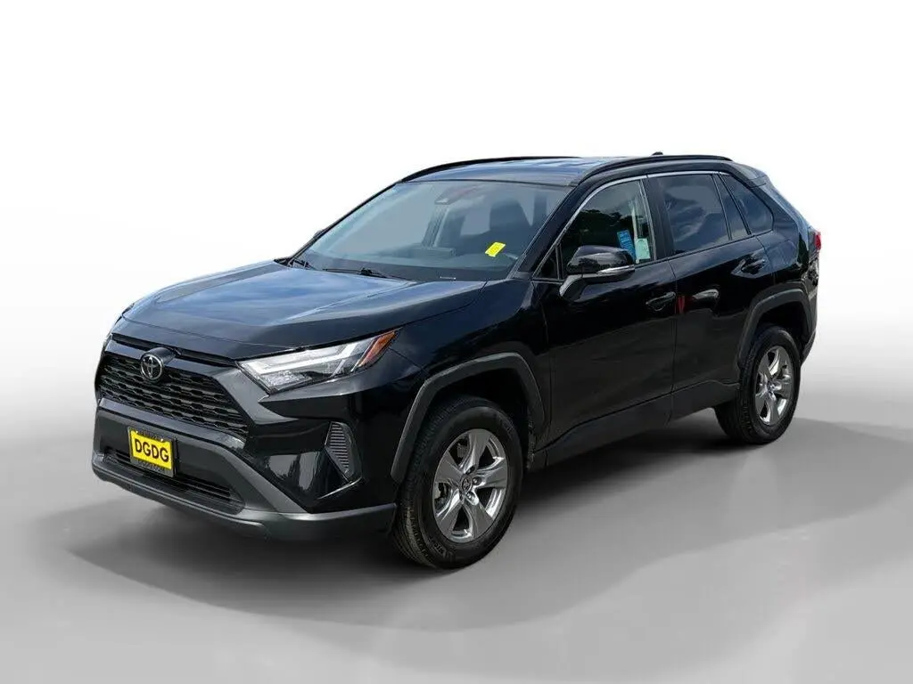 Toyota RAV4 2025 XLE 4p SUV