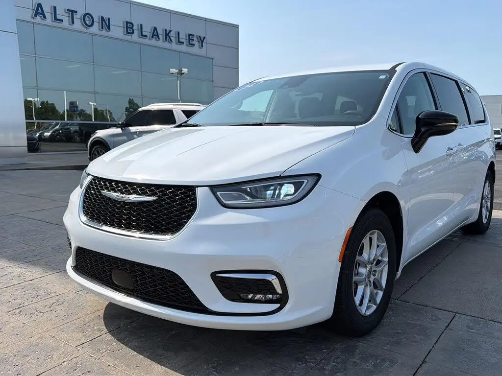 Chrysler Pacifica 2024 Touring L Minivan 4p.