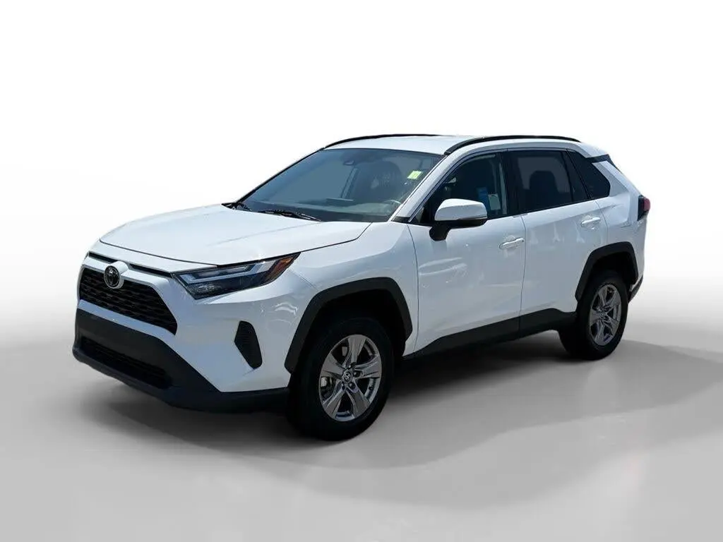 Toyota RAV4 2025 XLE 4p SUV