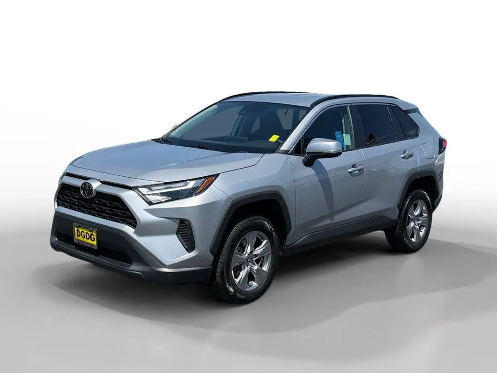 Toyota RAV4 2024 XLE 4p SUV