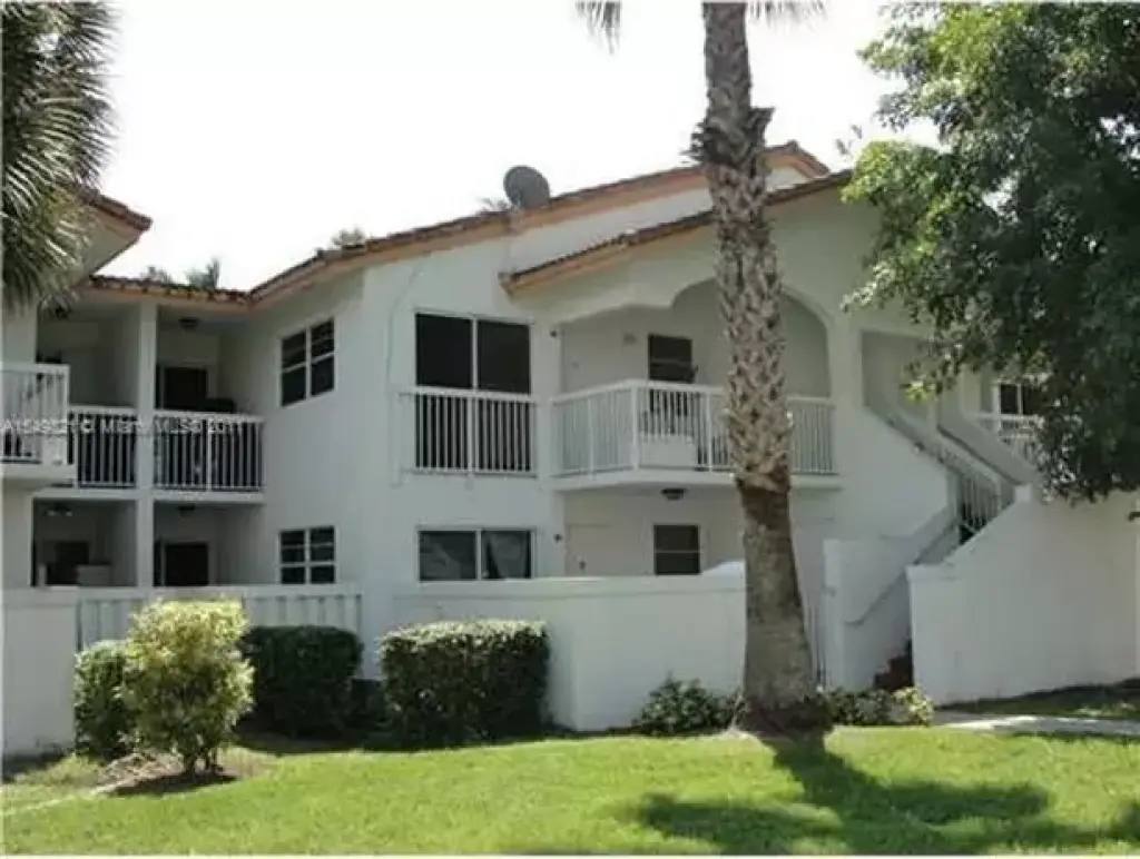 Kendall first Floor For Rent