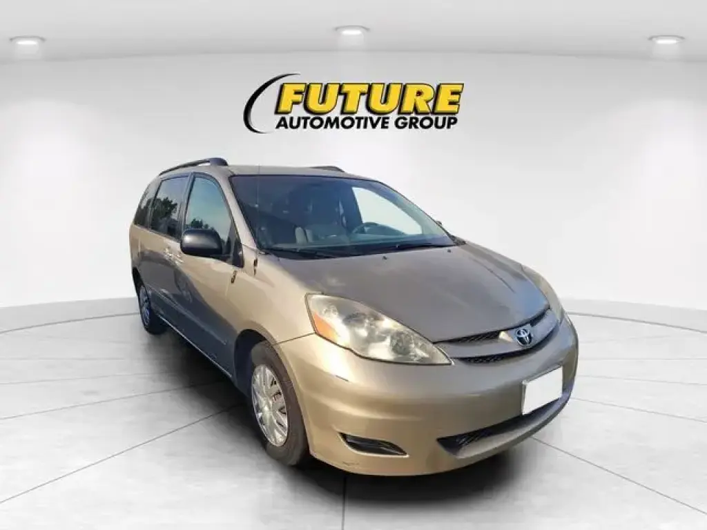 Toyota Sienna 2009 CE 7-Pasajeros Mini-Van 4p