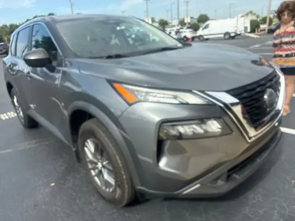 Nissan Rogue 2021 S Crossover de 4 puertas
