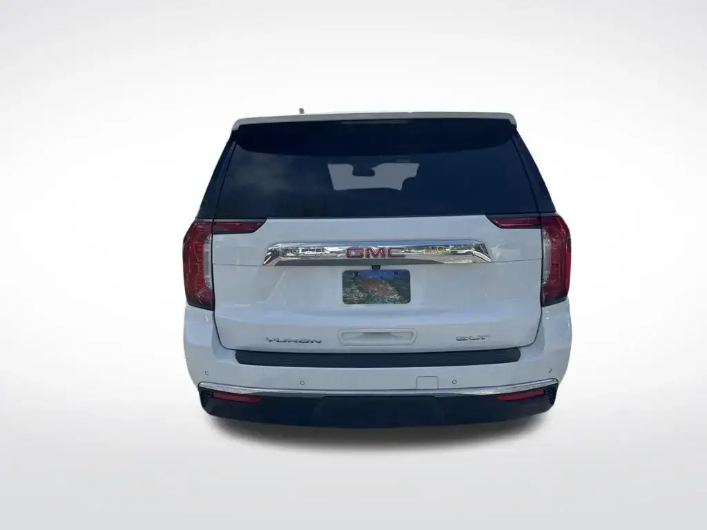 GMC Yukon 2024 4x2 SLT SUV de 4 puertas