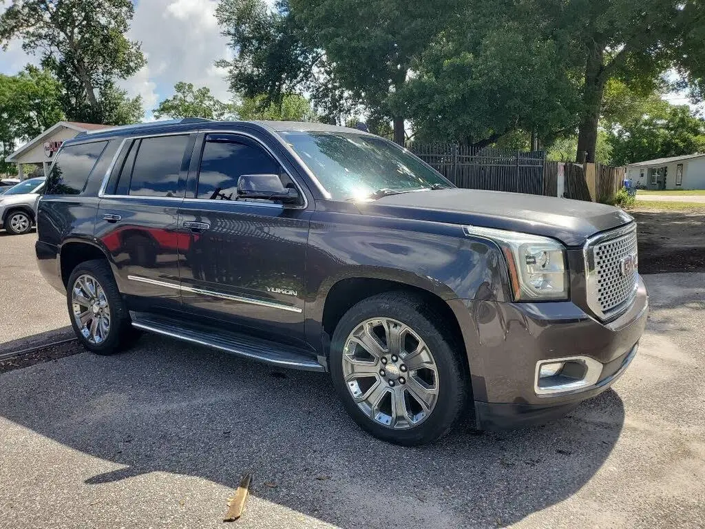 GMC Yukon 2016 4x2 Denali SUV de 4 puertas