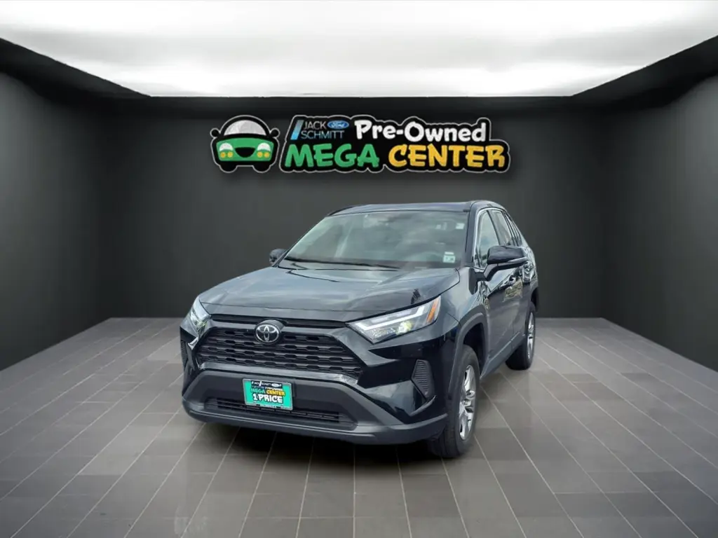Toyota RAV4 2025 AWD XLE SUV 4p.