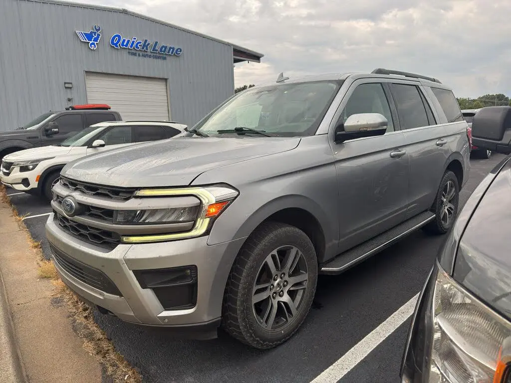 Ford Expedition 2022 4x4 XLT SUV de 4 puertas