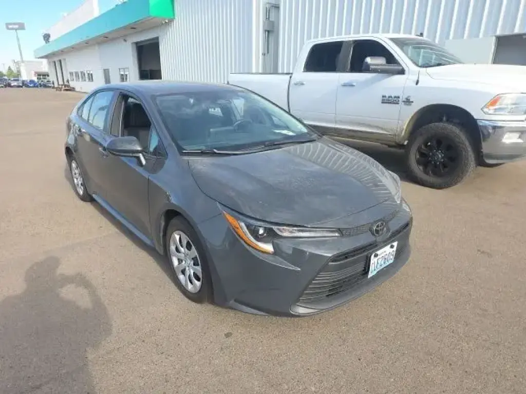 Toyota Corolla 2024 LE Sedán de 4 puertas