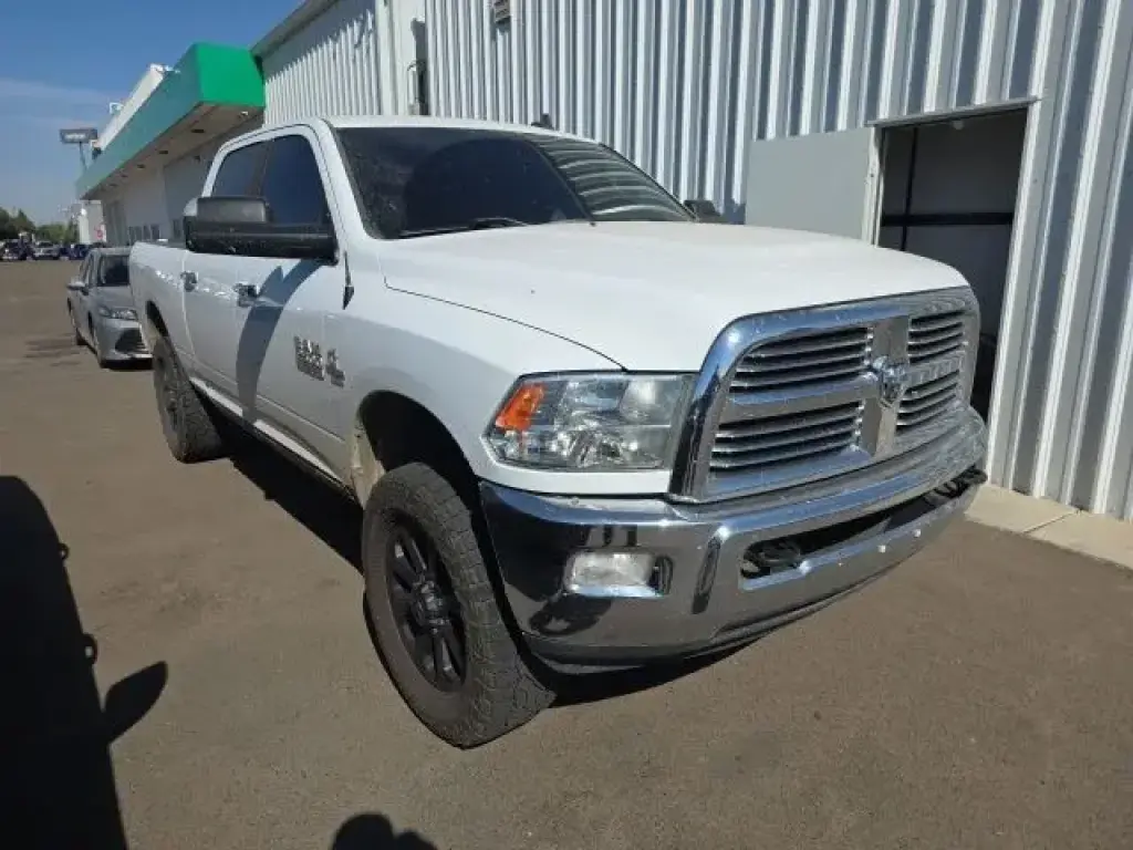 Ram 2500 2016 4x4 SLT 4 puertas Crew Cab batea corta de 6.3 pies
