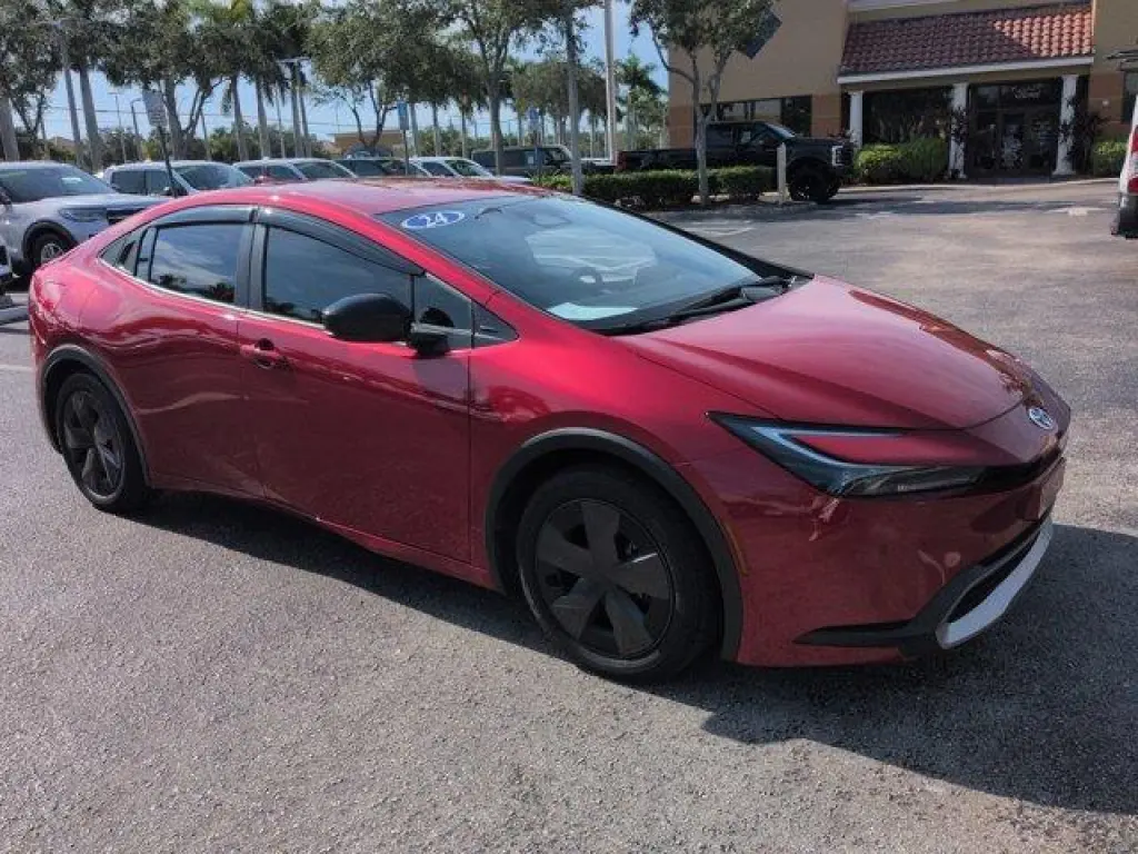 Toyota Prius Prime 2024 SE Hatchback de 4 puertas