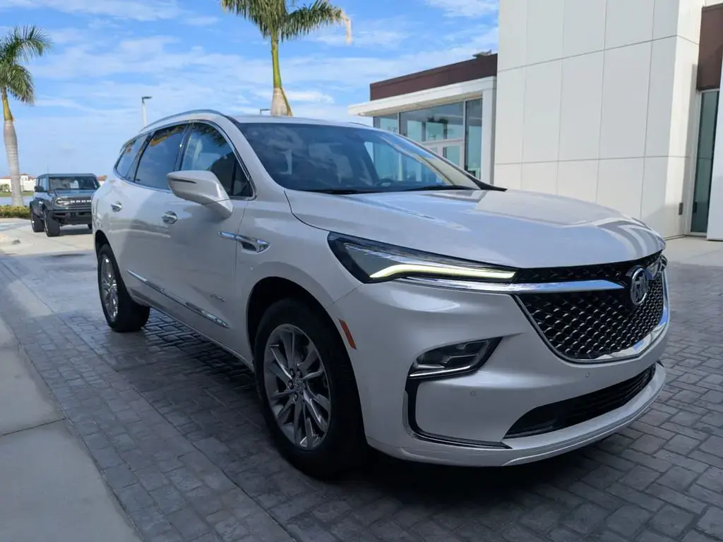 Buick Enclave 2023 Avenir Crossover de 4 puertas