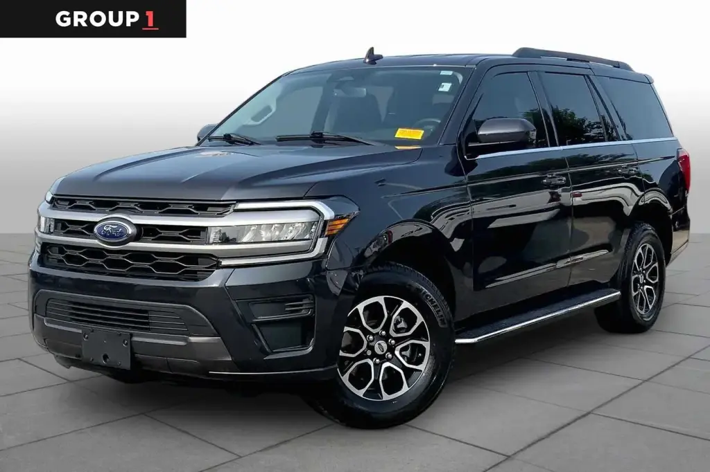 Ford Expedition 2023 4x2 XLT SUV de 4 puertas