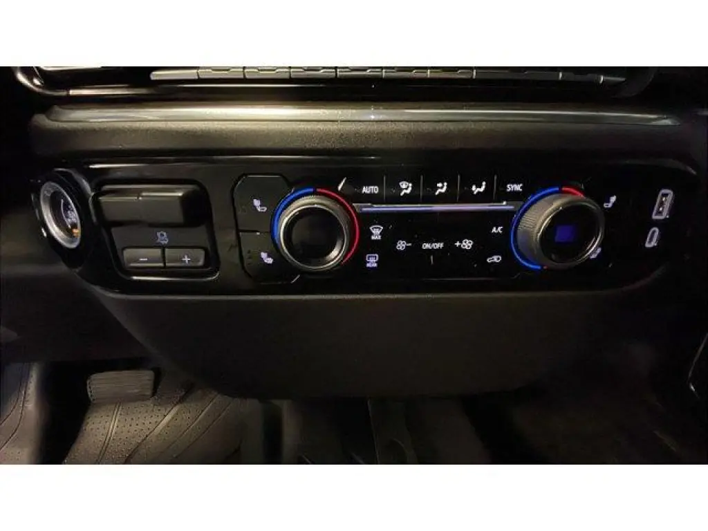 Chevrolet Silverado 1500 2023 4x4 LT 4dr Crew Cab 5.8 ft. SB con 1LT