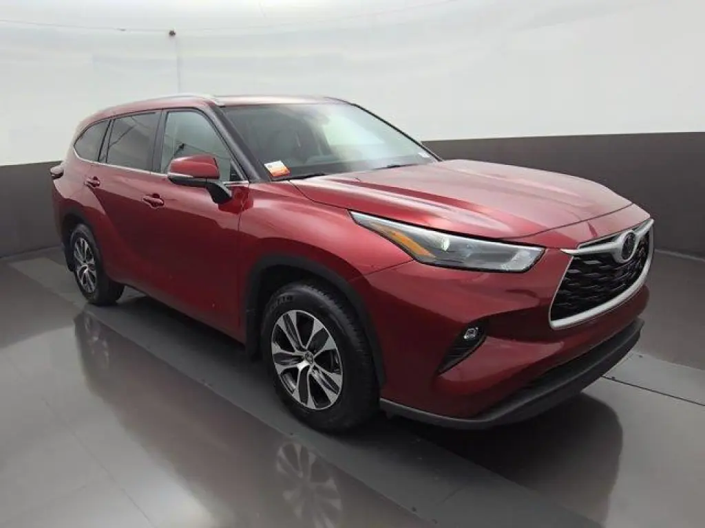 Toyota Highlander 2025 LE 4dr SUV
