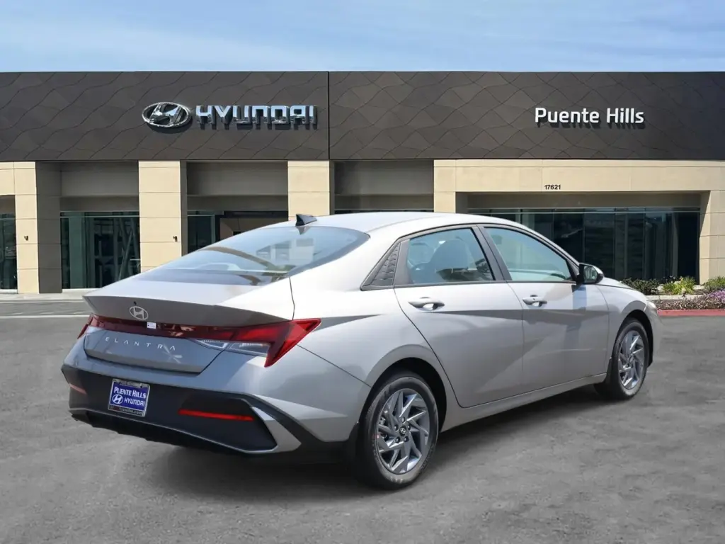 Hyundai ELANTRA 2025 SEL Sport 4p Sedan