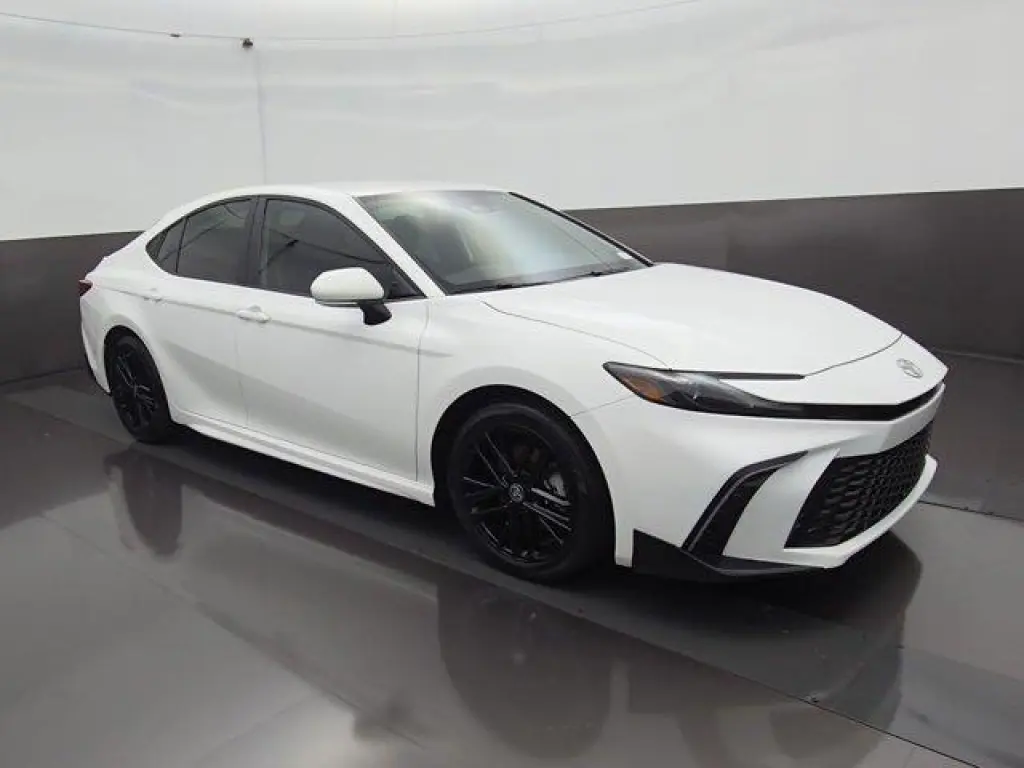 Toyota Camry 2025 SE 4p Sedan