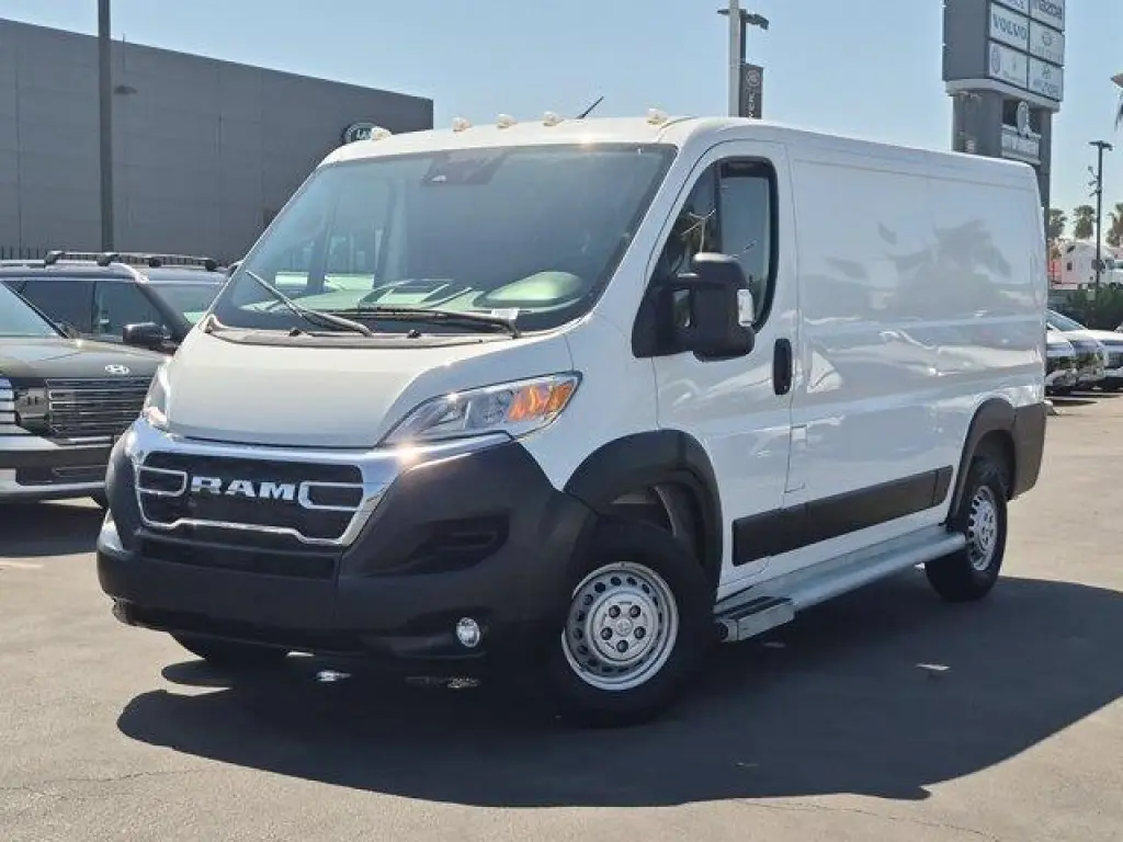 Ram ProMaster 2025 Tradesman 2500 136 WB 3dr Low Roof Cargo Van w/o Passenger Seat