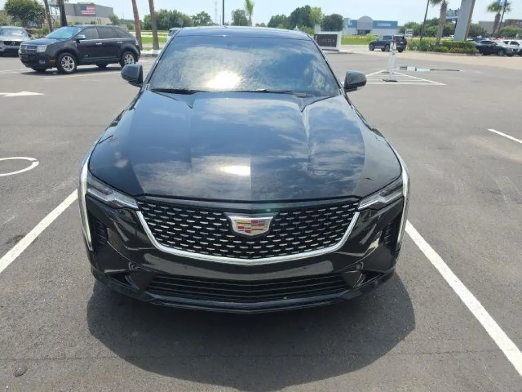 Cadillac CT4 2025 Lujo 4p Sedan