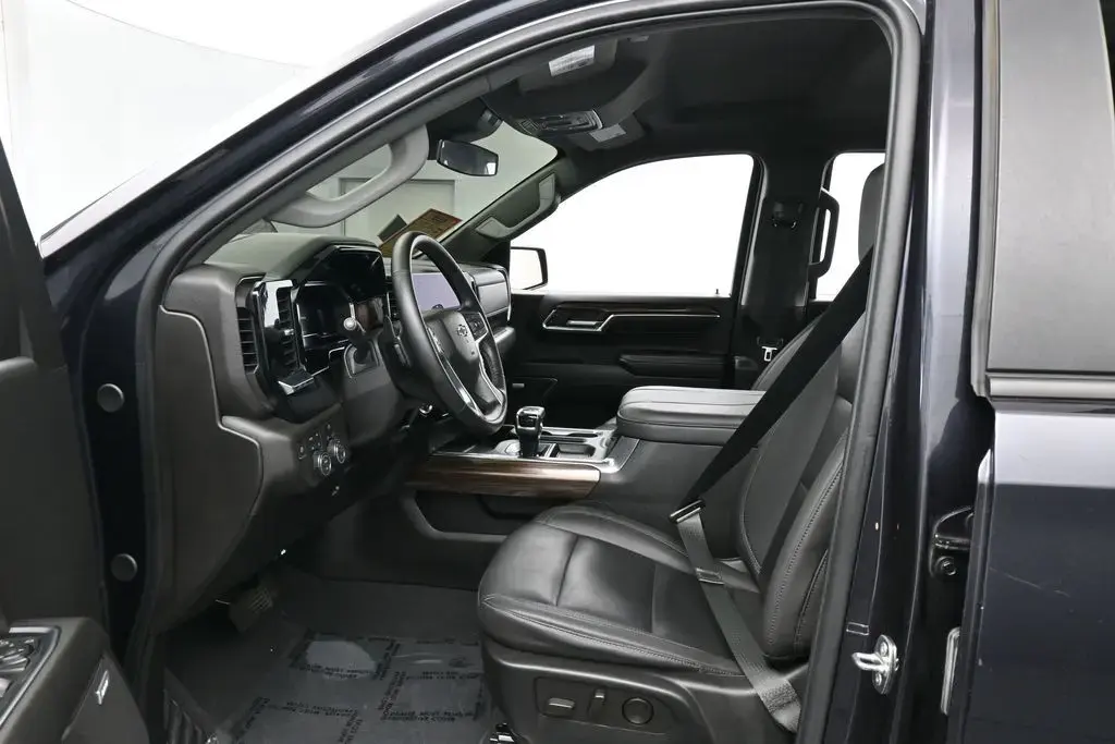 Chevrolet Silverado 1500 2024 4x4 RST 4p. Cabina Completa 5.8 ft. SB