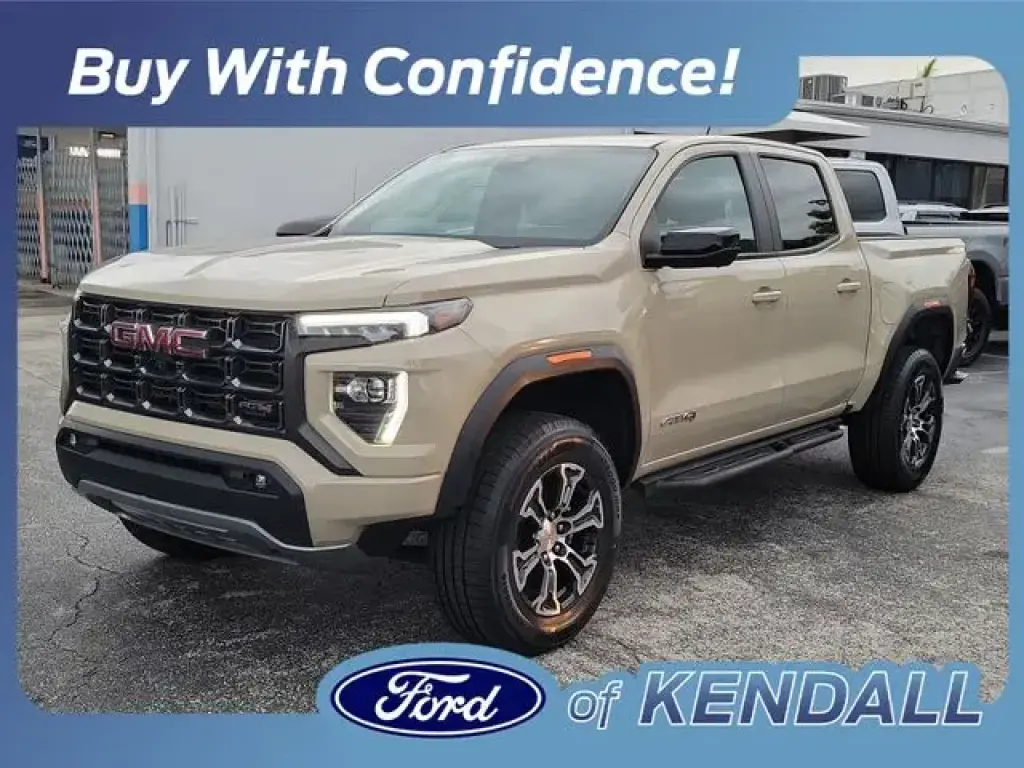 GMC Canyon 2023 4x4 AT4 4p. Cabina Completa 5 ft. Llanta Corta