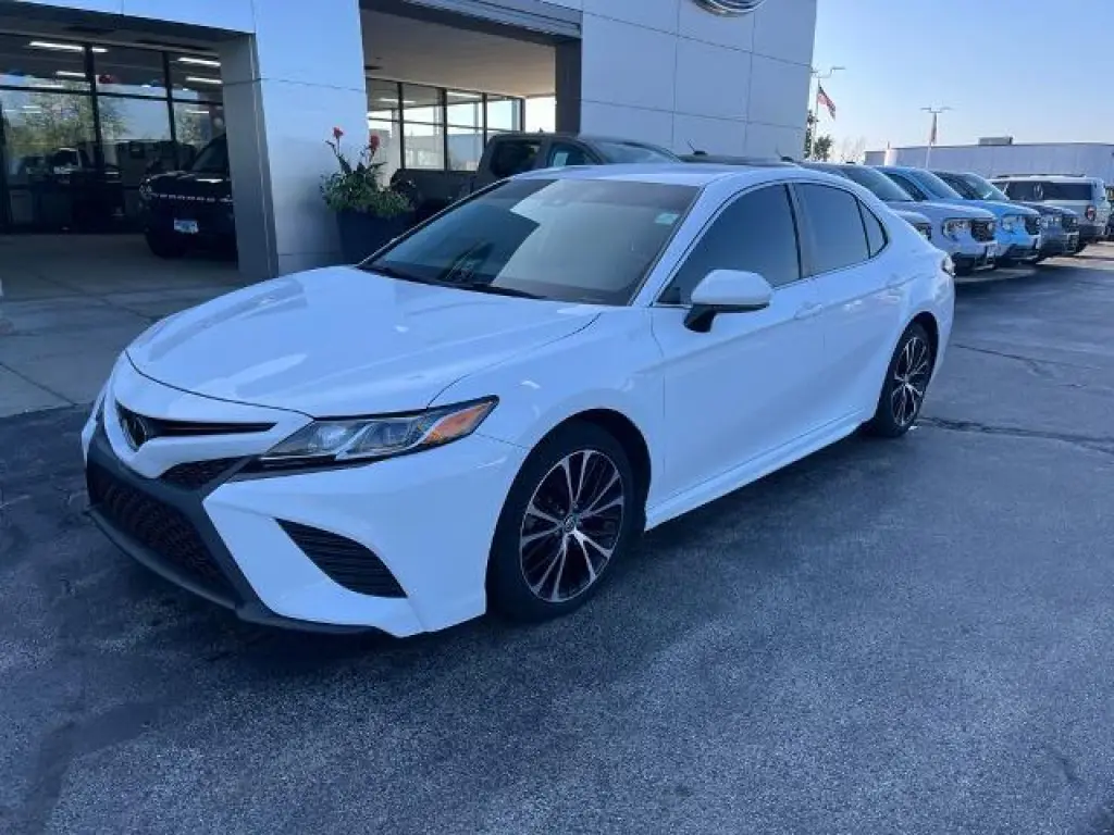 Toyota Camry 2020 SE 4p Sedan