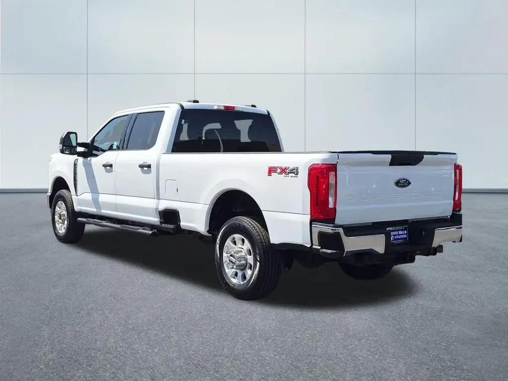 Ford F-250 Super Duty 2023 4x4 King Ranch 4p. Cabina Extendida 6.8 ft. Caja Corta Pickup