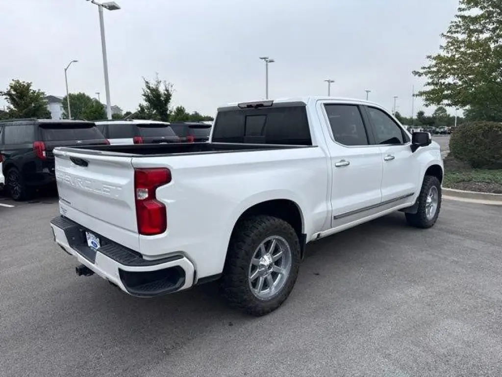 Chevrolet Silverado 1500 2022 4x4 High Country 4p. Crew Cab 5.8 pies SB