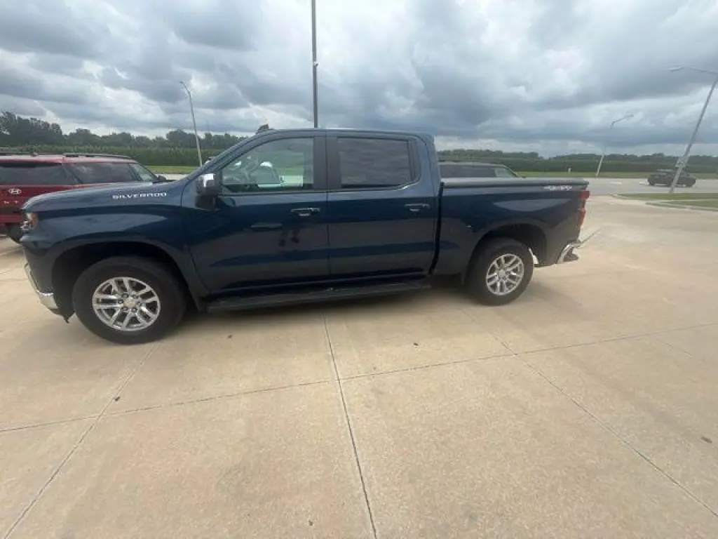 Chevrolet Silverado 1500 2019 4x4 LT 6p. Cabina de tripulación estándar 6,6 pies de caja corta