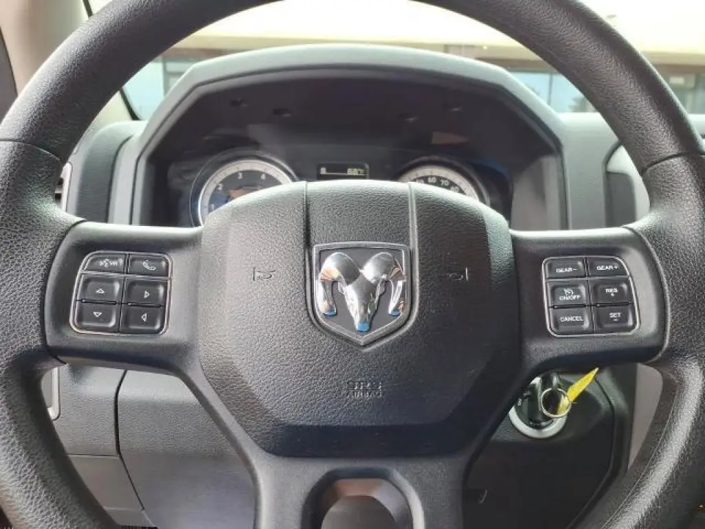 Ram 1500 2016 4x4 Tradesman 4p Camión de Cabina Completa 5.5 ft. SB