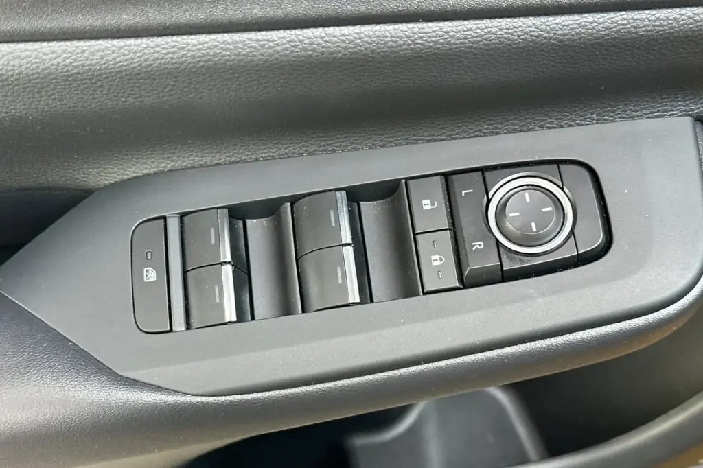 Toyota Prius 2025 AWD Nightshade 4p Hatchback