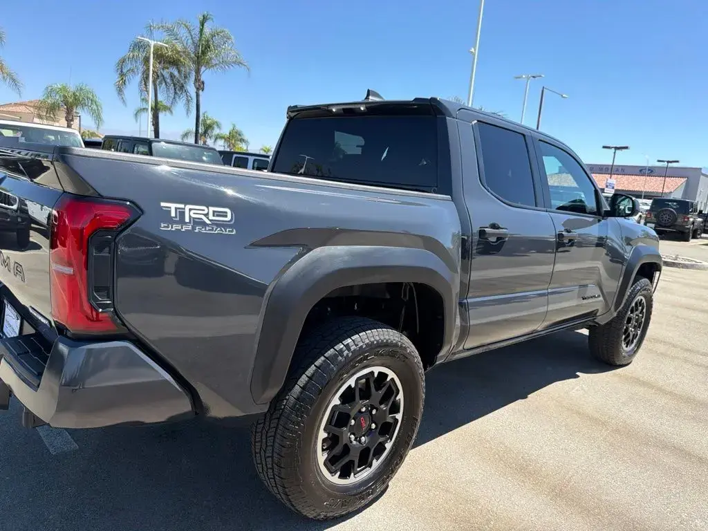 Toyota Tacoma 2025 4x4 TRD Sport HV 4p Doble Cabina 5.0 ft CB