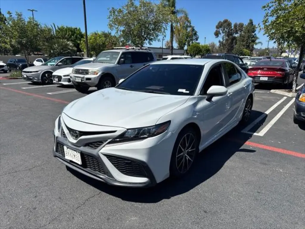 Toyota Camry 2023 SE 4p Puertas Sedán