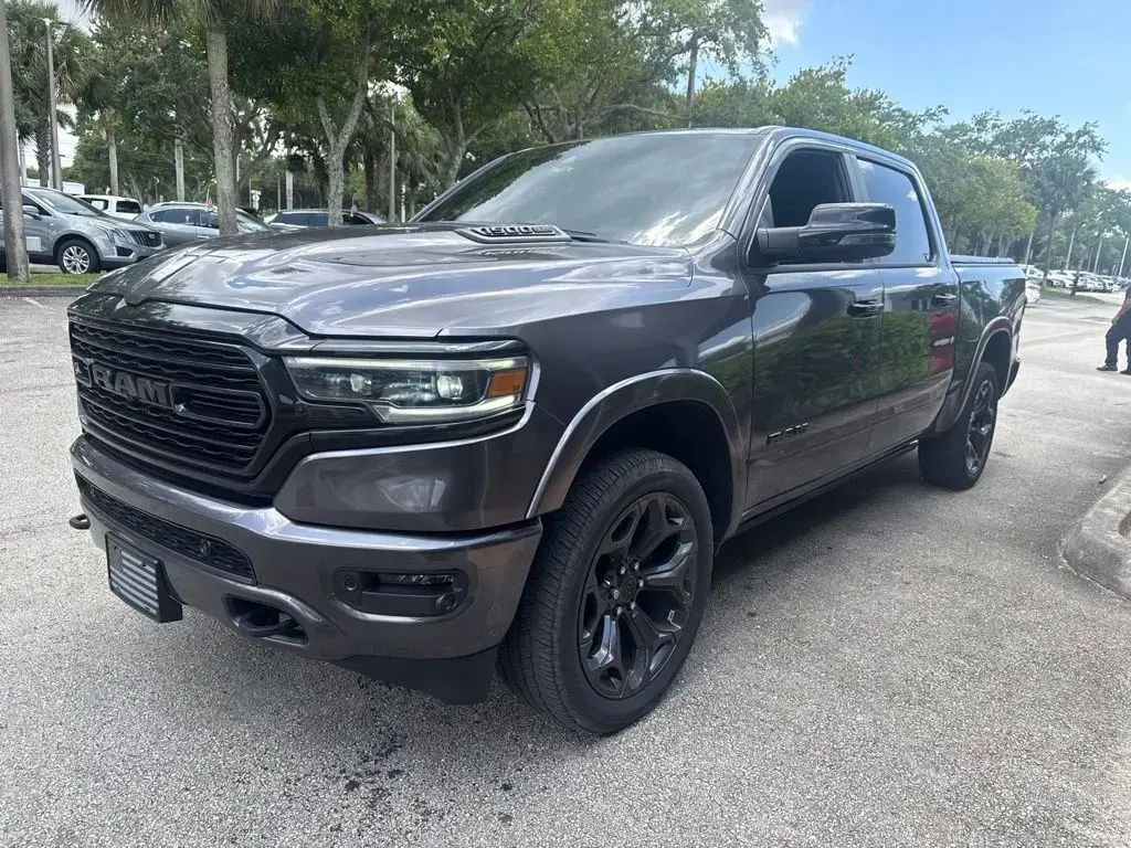 Ram 1500 2024 4x4 Limited 4p Cabina de Tripulante 5.6 ft. SB Camioneta