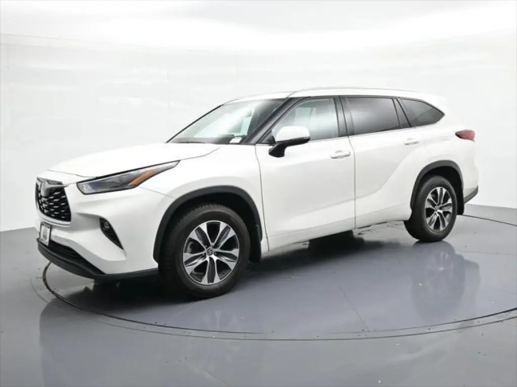 Toyota Highlander 2021 AWD XLE SUV 4p.