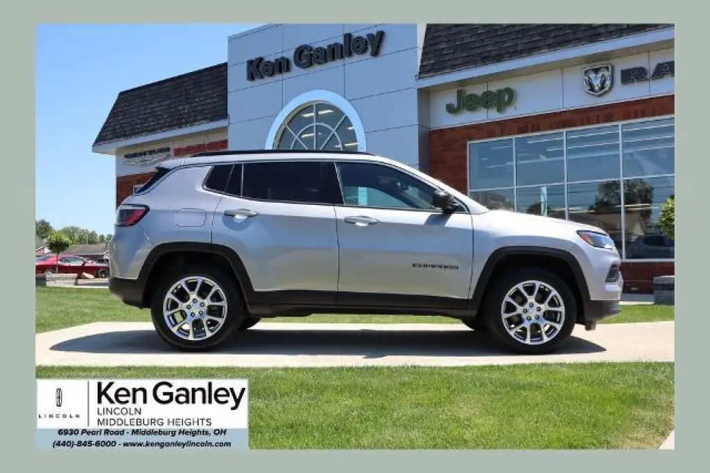 Jeep Compass 2023 4x4 Latitude Lux SUV 4p