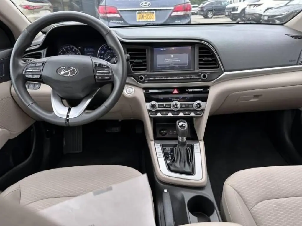 Hyundai ELANTRA Edición de Valor 2020 4p Sedan