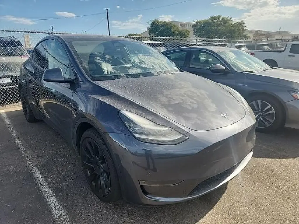 Tesla Model Y 2023 AWD Long Range 4p Crossover