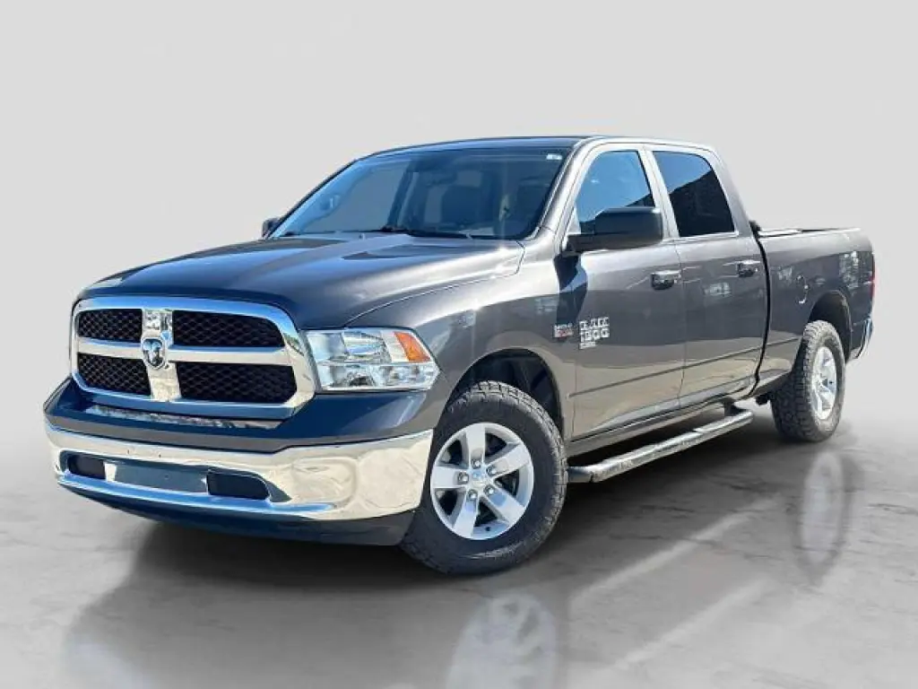 Ram 1500 Clásico 2019 4x4 Lone Star Silver 4 puertas Crew Cab 6,3 pies SB Camioneta