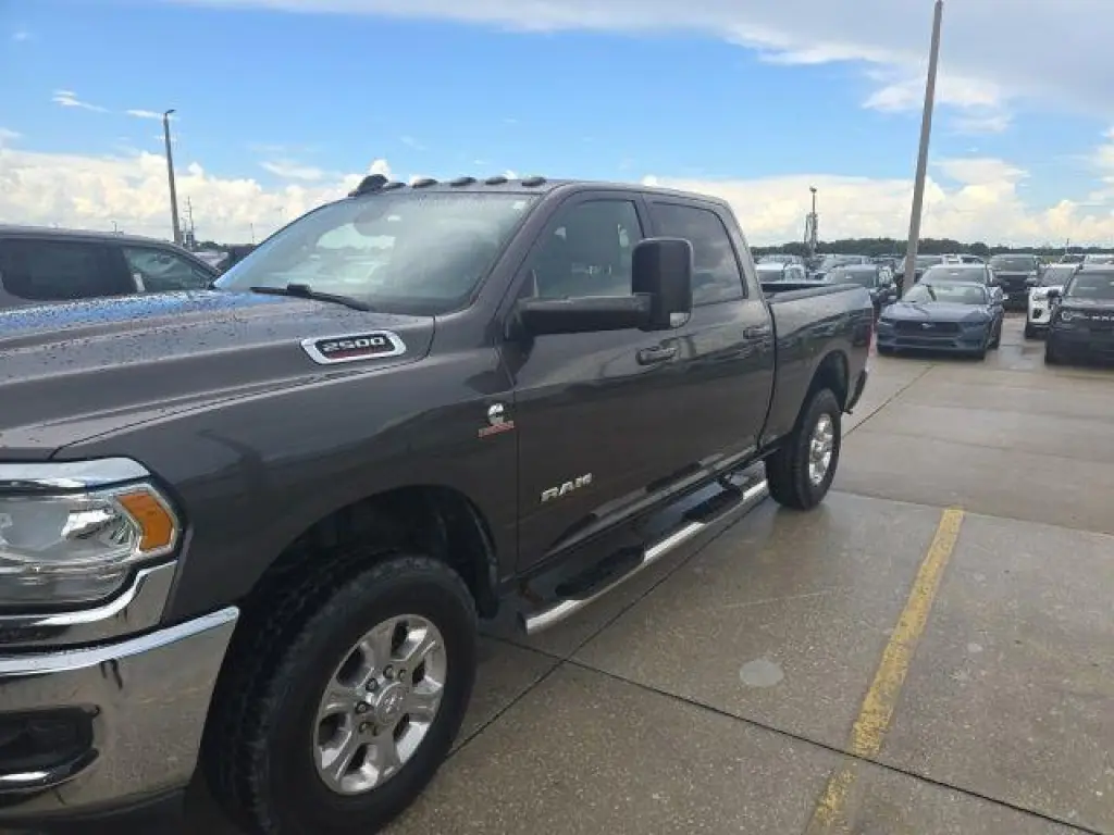 Ram 2500 2020 4x4 Big Horn 4p. Cabina de Tripulación 6.3 ft. SB Camión