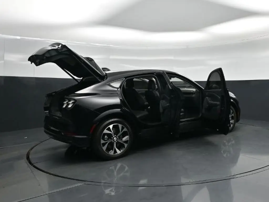 Ford Mustang Mach-E 2023 Premium 4p SUV