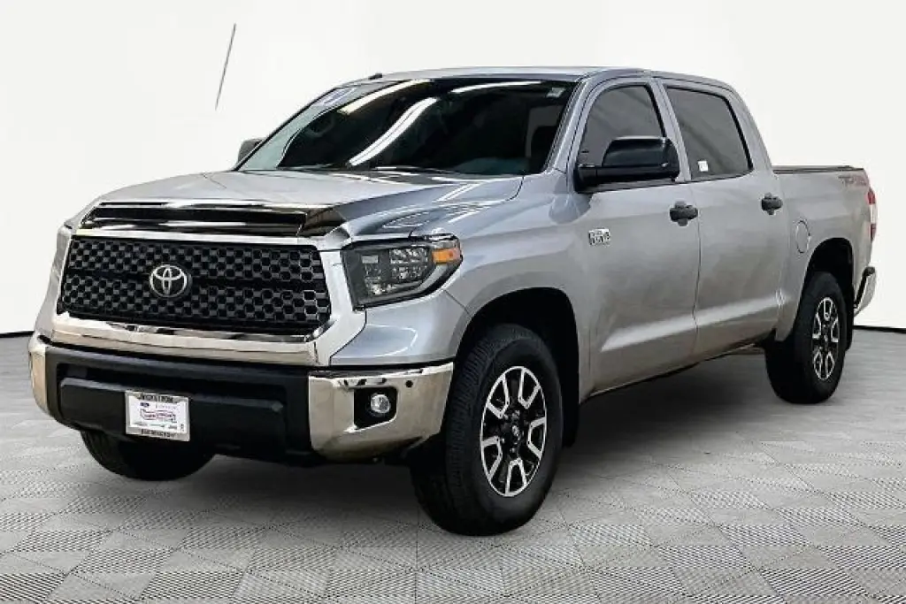 Toyota Tundra 2019 4x4 SR5 4p CrewMax Cab Pickup SB (5.7L V8)