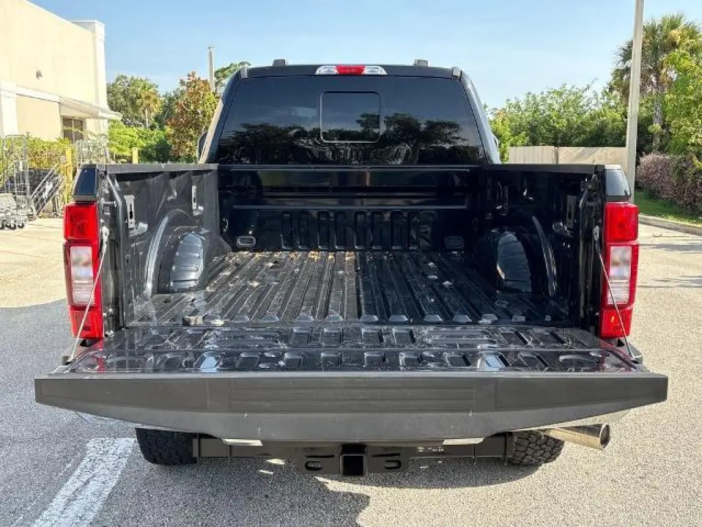 Ford F-250 Super Duty 2022 4x4 XLT 4dr Crew Cab 6.8 ft. SB Pickup