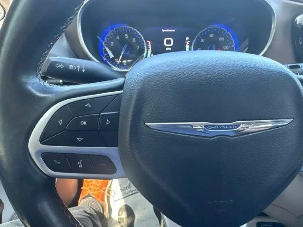 Chrysler Pacifica 2018 Touring L Plus Minivan 4p