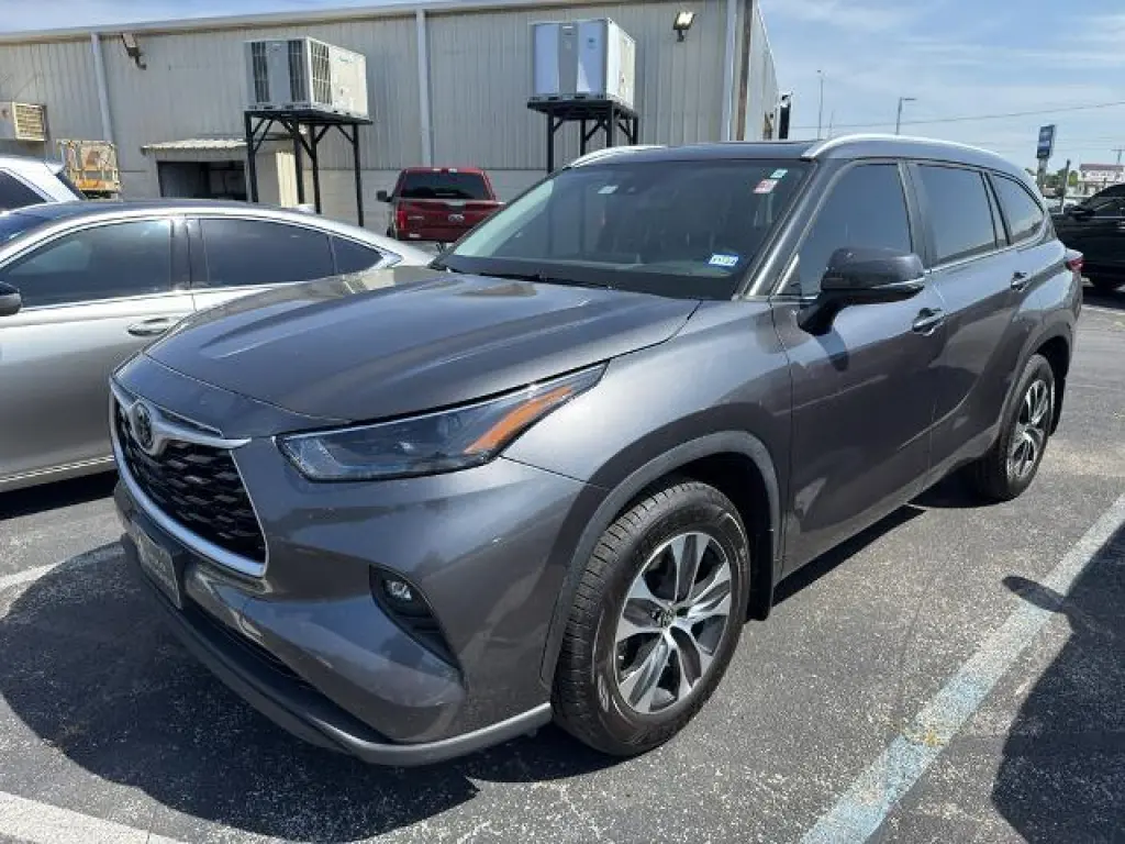 Toyota Highlander 2023 AWD LE 4p SUV