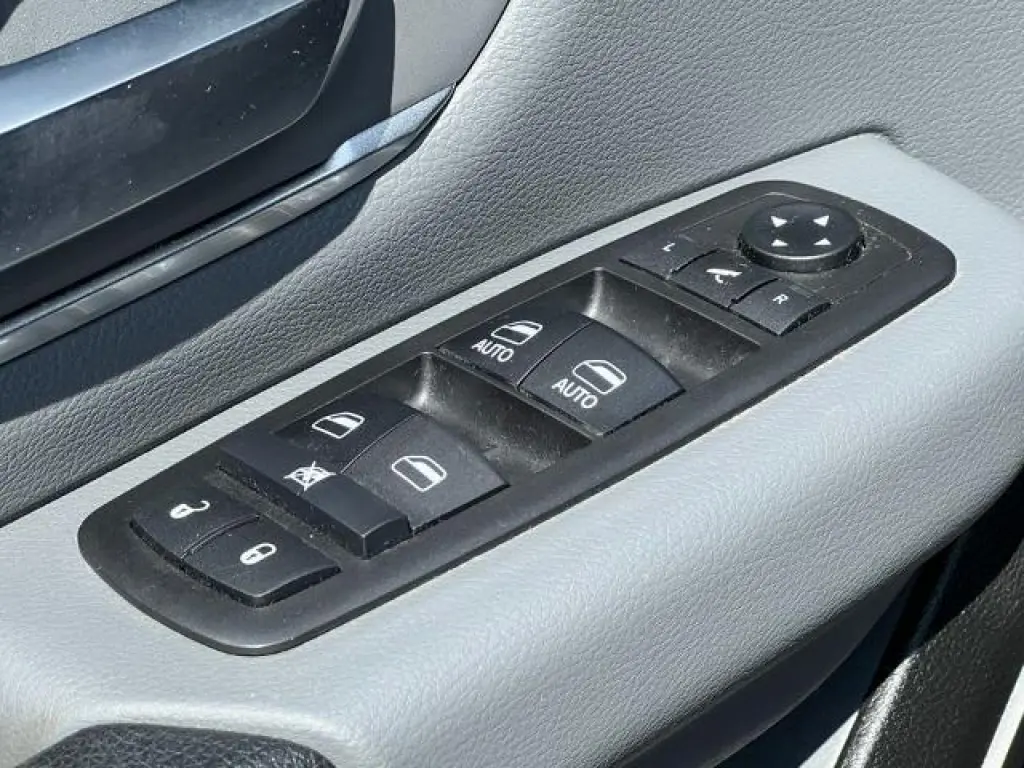 Ram 1500 2019 4x4 Big Horn 4p. Cabina de tripulación 5.6 ft. SB Camioneta